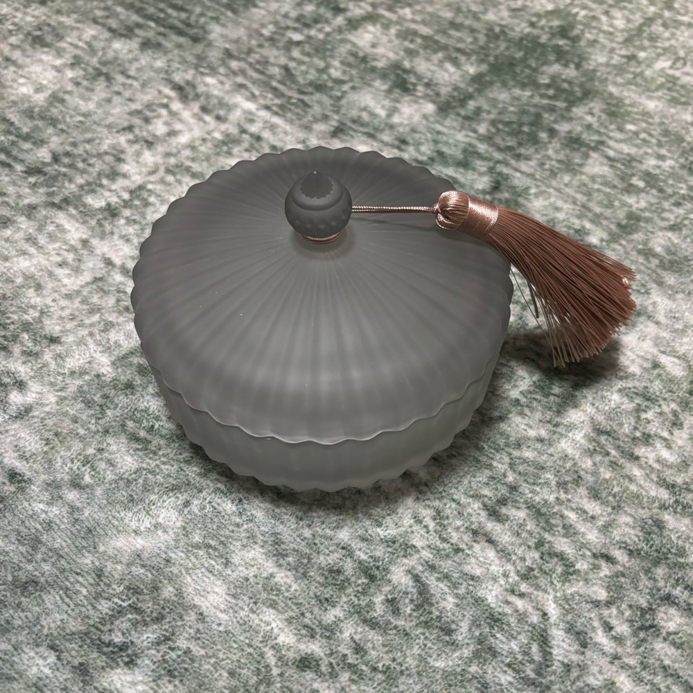 Glass trinket box